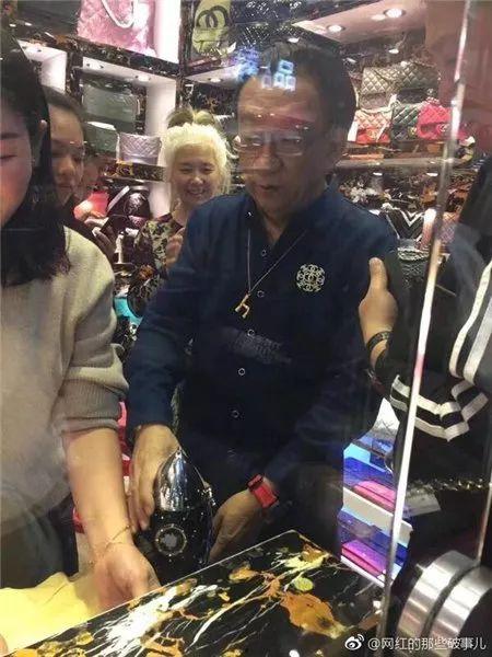 女徒弟现场爆料视频播放,揭秘幕后的惊人真相！  第3张